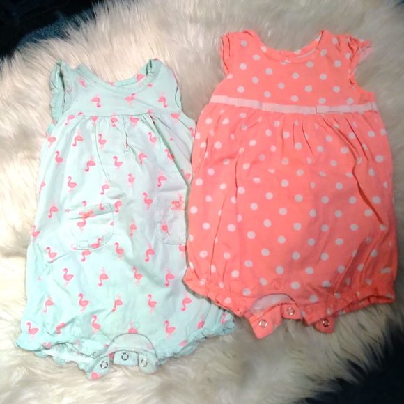 2 Baby Onesies Size 12 mos - Picture 2 of 4